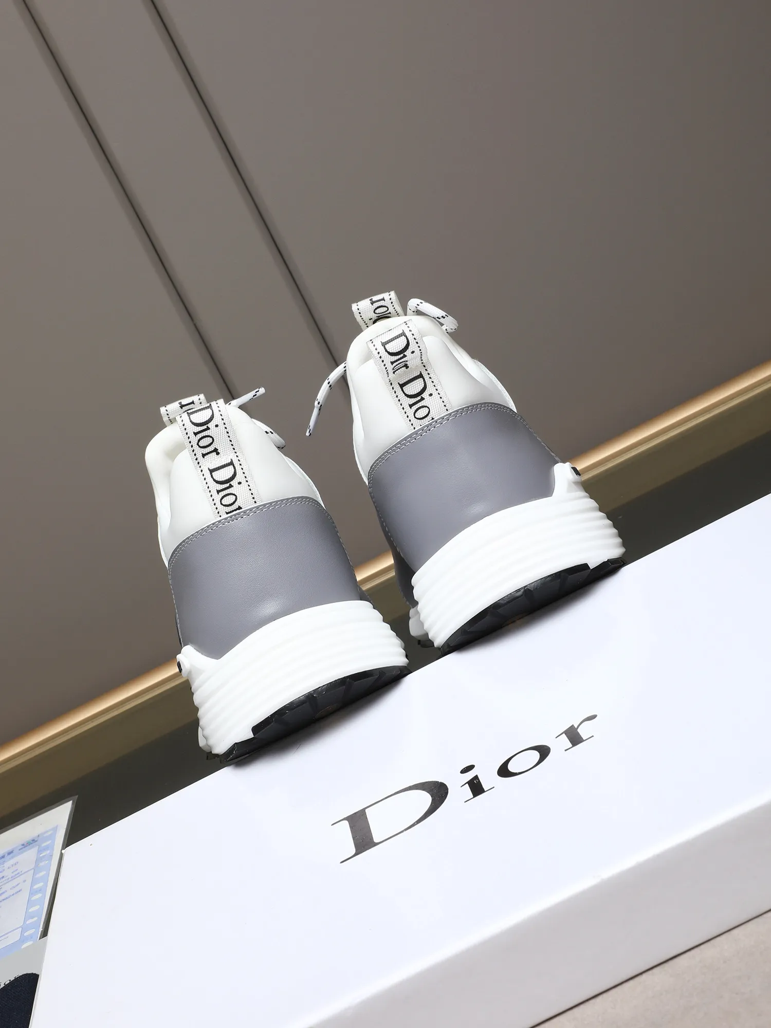 Men's shoes 💰460 💰Dior [Dior] 😘😘High-end series of casual men's shoes, simple and elegant👍👍👍The upper is made of first-layer genuine leather spliced ​​with Dior's special material [sun][sun]; imported first-layer sheepskin lining; special outsole, wear-resistant, lightweight, the overall design is harmonious and unified without lacking personality 👣🌟✨You deserve it! 5 colors😍Sizes 38~44. (45 custom-made) The picture above is a big seller🔥🔥🔥